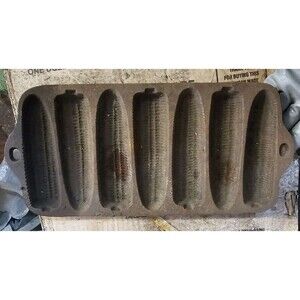 Cast Iron Wagner Ware 1319 B Junior SIZE Krusty Korn Kobs Pan 11 1/2 X 6”